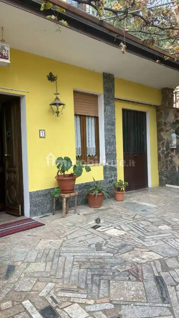 Casa indipendente in vendita a Tonara