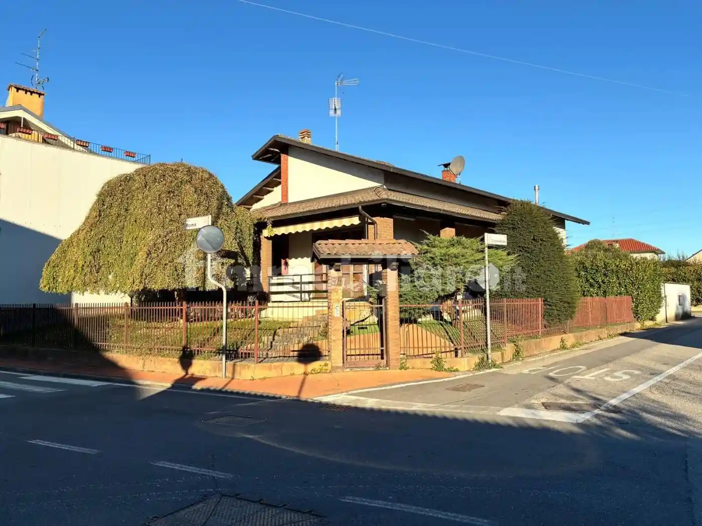 Villa in vendita a Biandrate