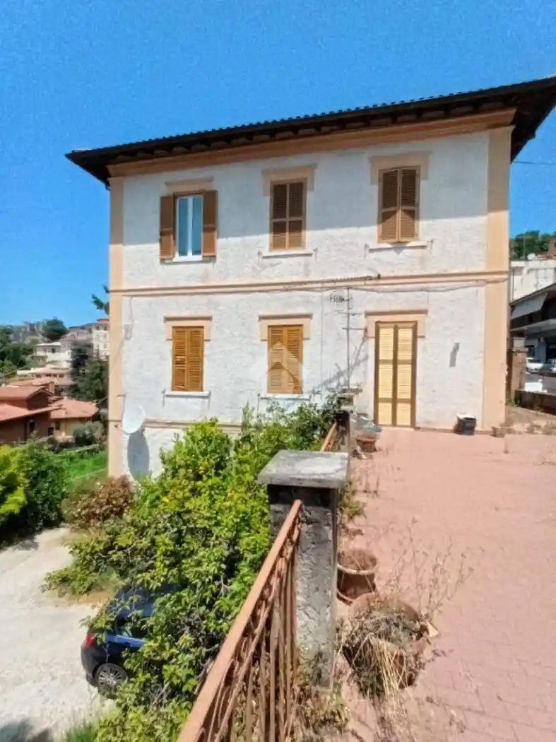 Appartamento in vendita a Olevano Romano