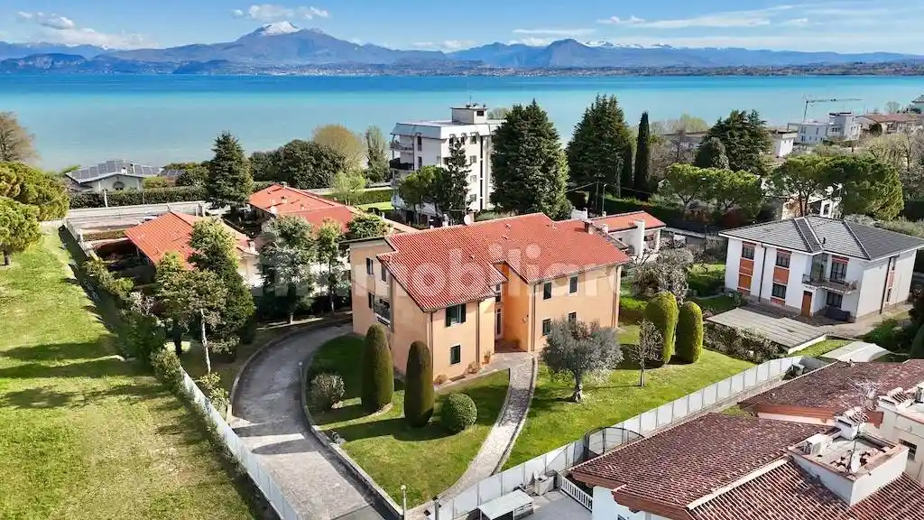 Appartamento in vendita a Peschiera del Garda