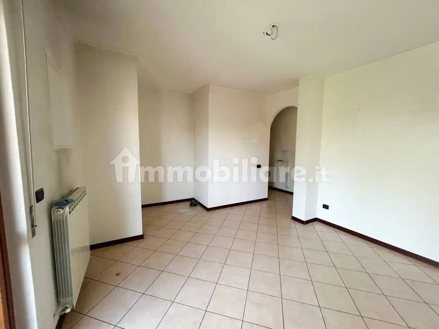 Appartamento in vendita a Gorla Minore