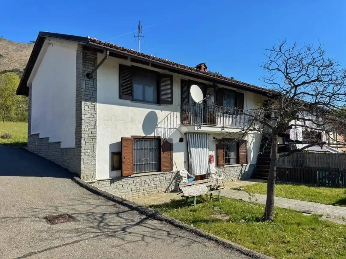 Casa indipendente in vendita a Val della Torre