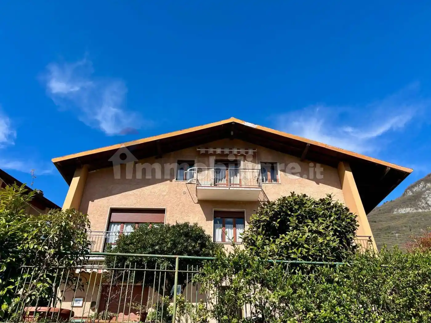 Casa indipendente in vendita a Costa Volpino