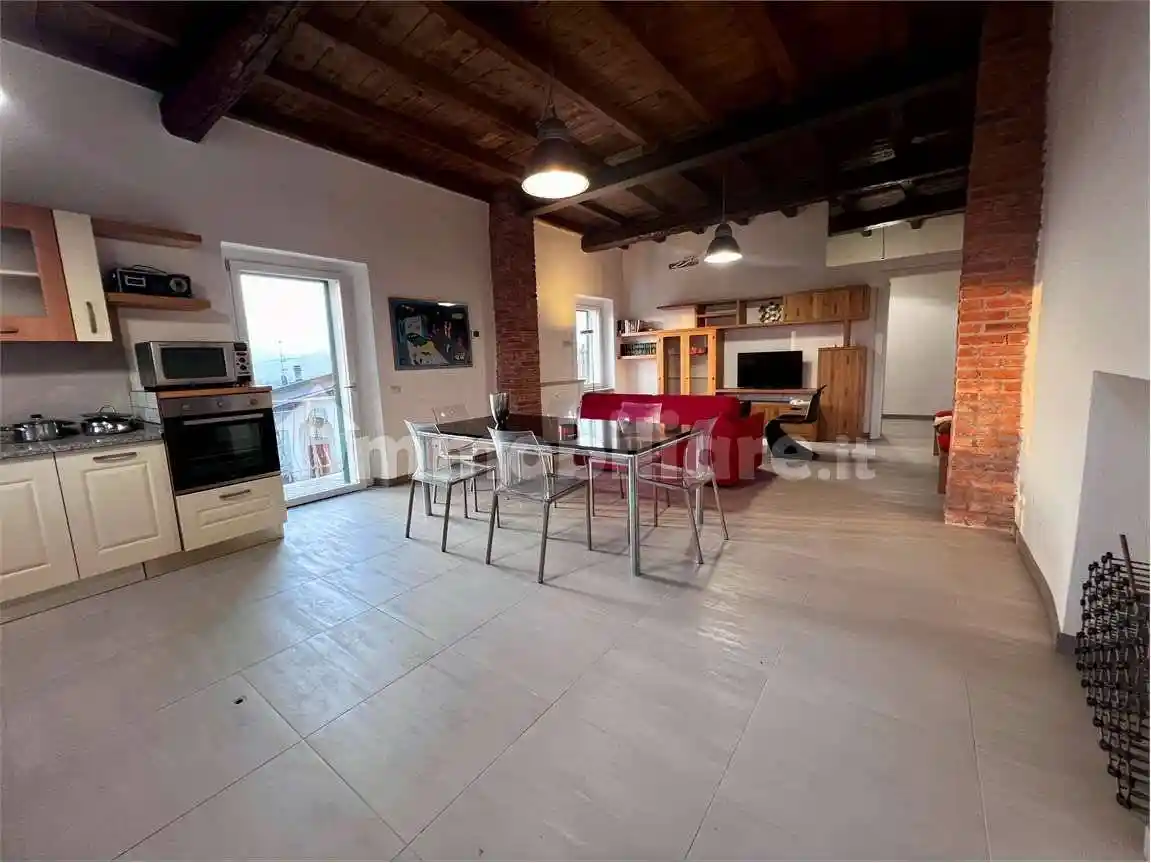 Appartamento in affitto a Taino