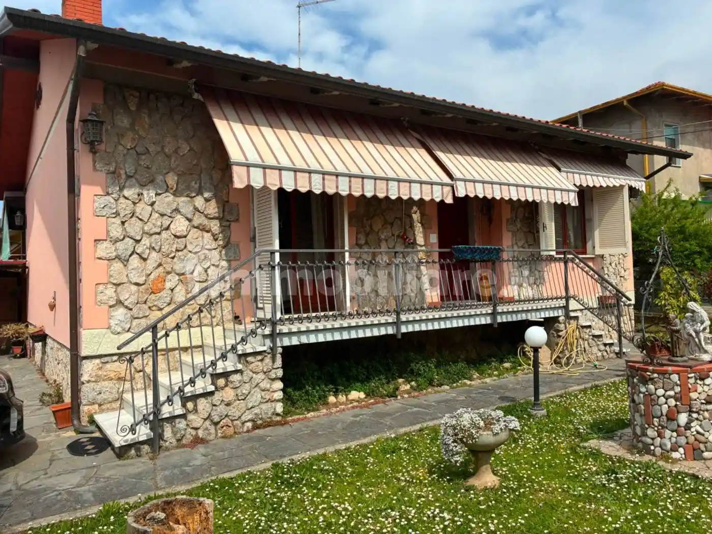 Villa in vendita a Massa