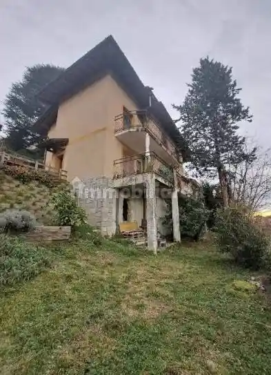 Appartamento in vendita a Gemonio