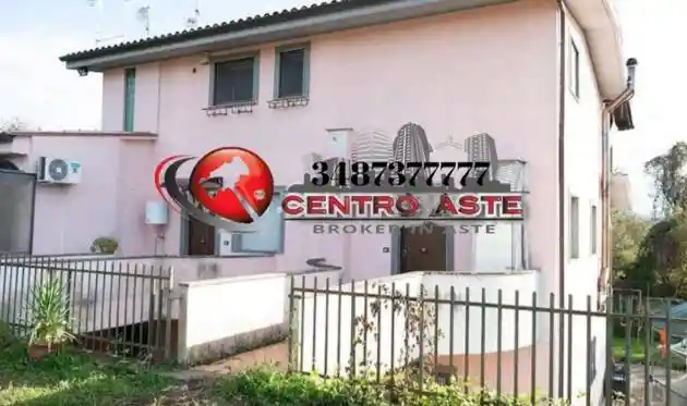 Appartamento in vendita a Cave