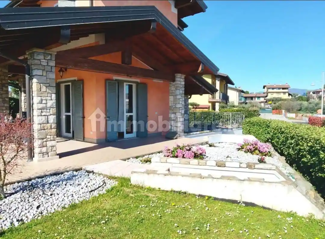 Villa in affitto a Moniga del Garda