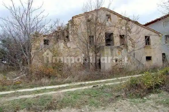 Rustico - Casale in vendita a Treia