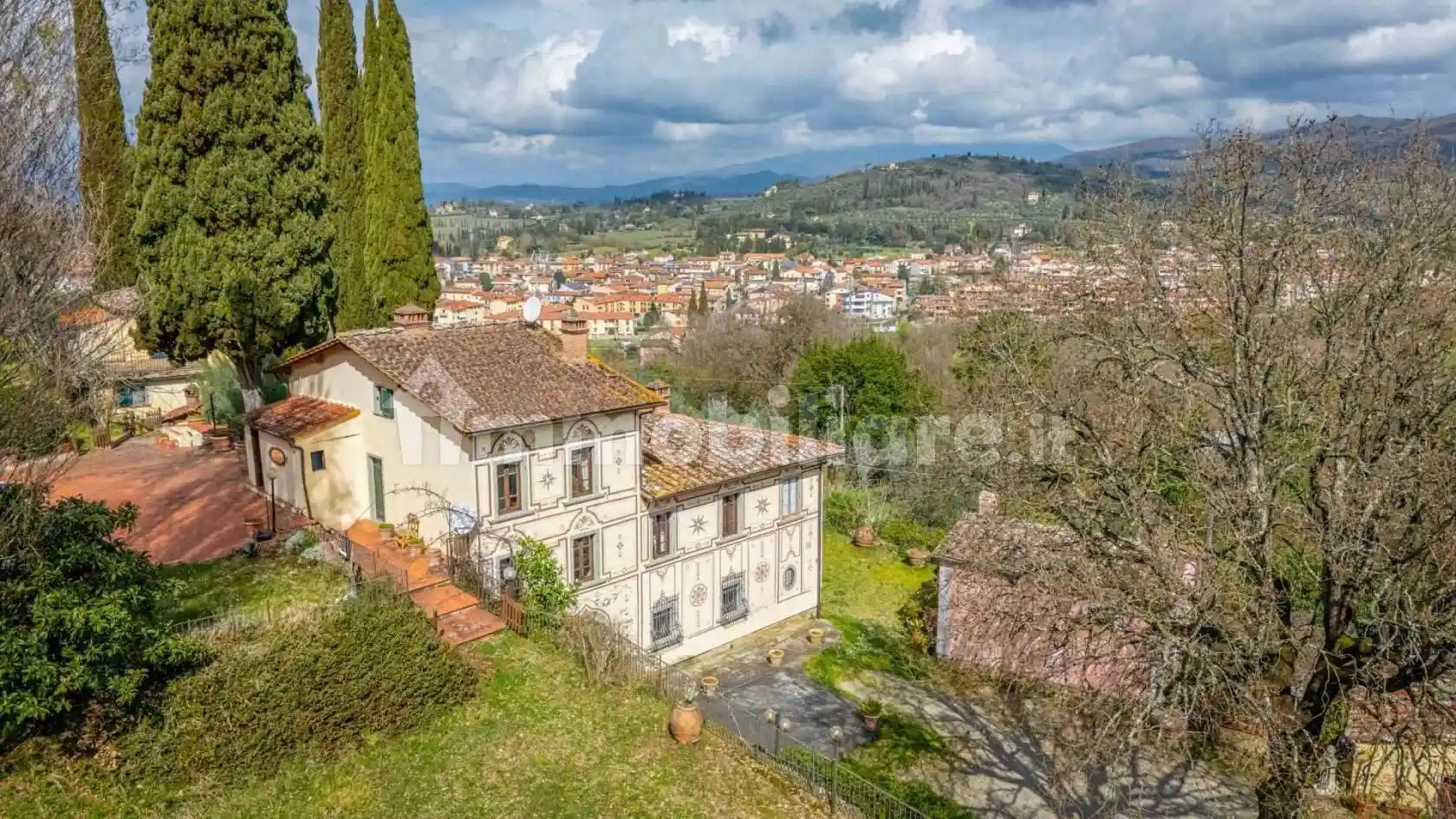 Villa in vendita a Arezzo