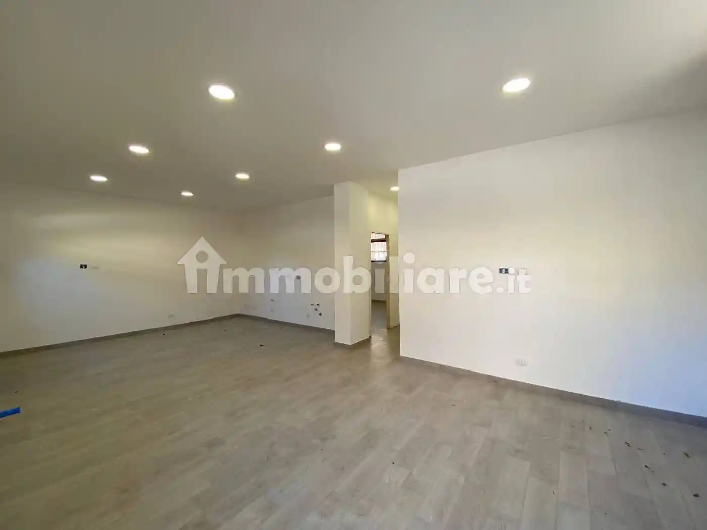 Palazzo - Stabile in vendita a Monterotondo