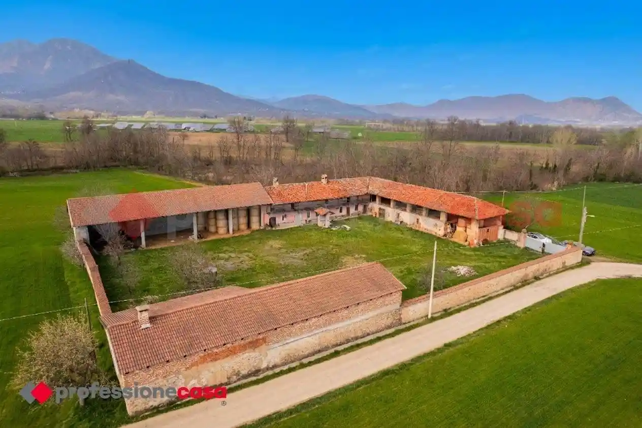 Rustico - Casale in vendita a Frossasco