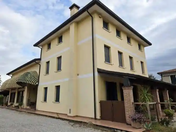 Casa indipendente in vendita a Carmignano di Brenta