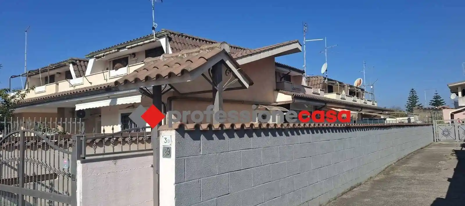 Villetta a schiera in vendita a Pomezia