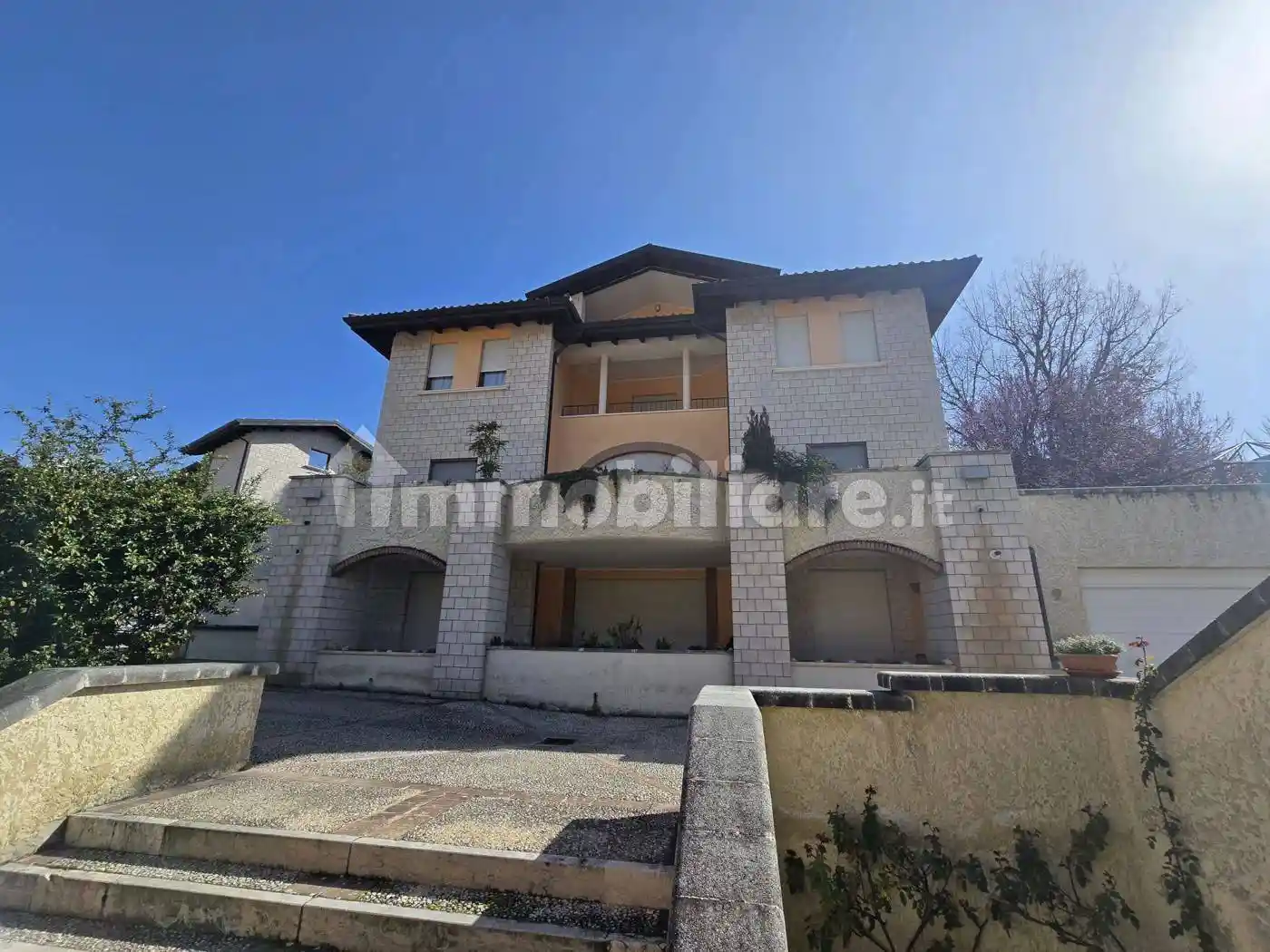 Villa in vendita a L'Aquila