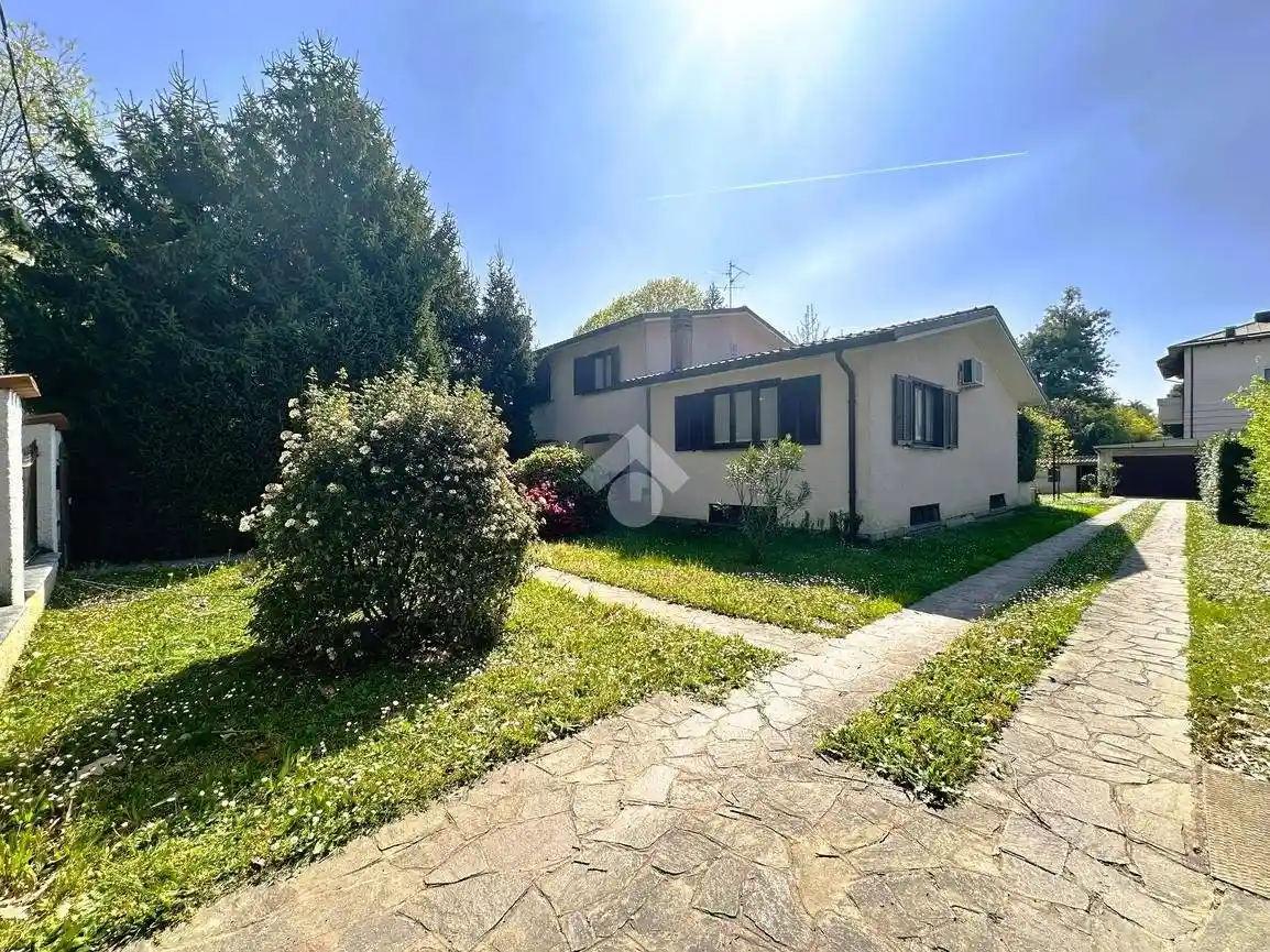 Villa in vendita a Vimercate