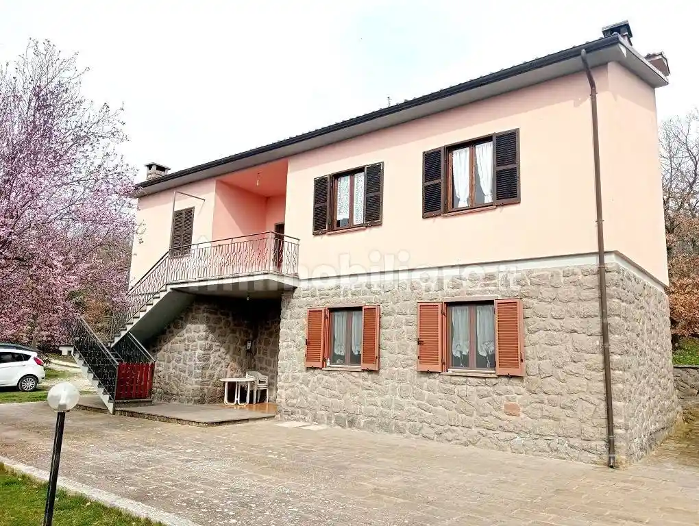 Villa in vendita a Soriano nel Cimino