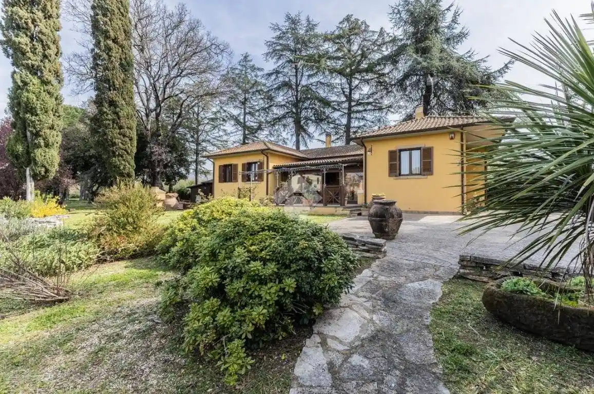 Villa in vendita a Vetralla