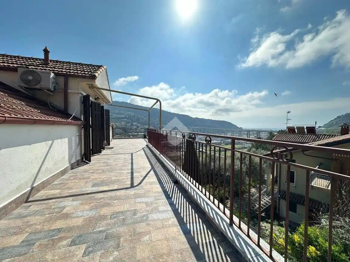 Appartamento in vendita a Camporosso