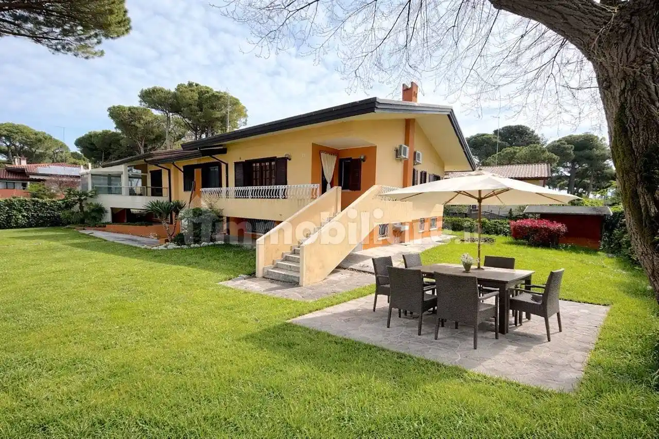 Villa in vendita a Lignano Sabbiadoro
