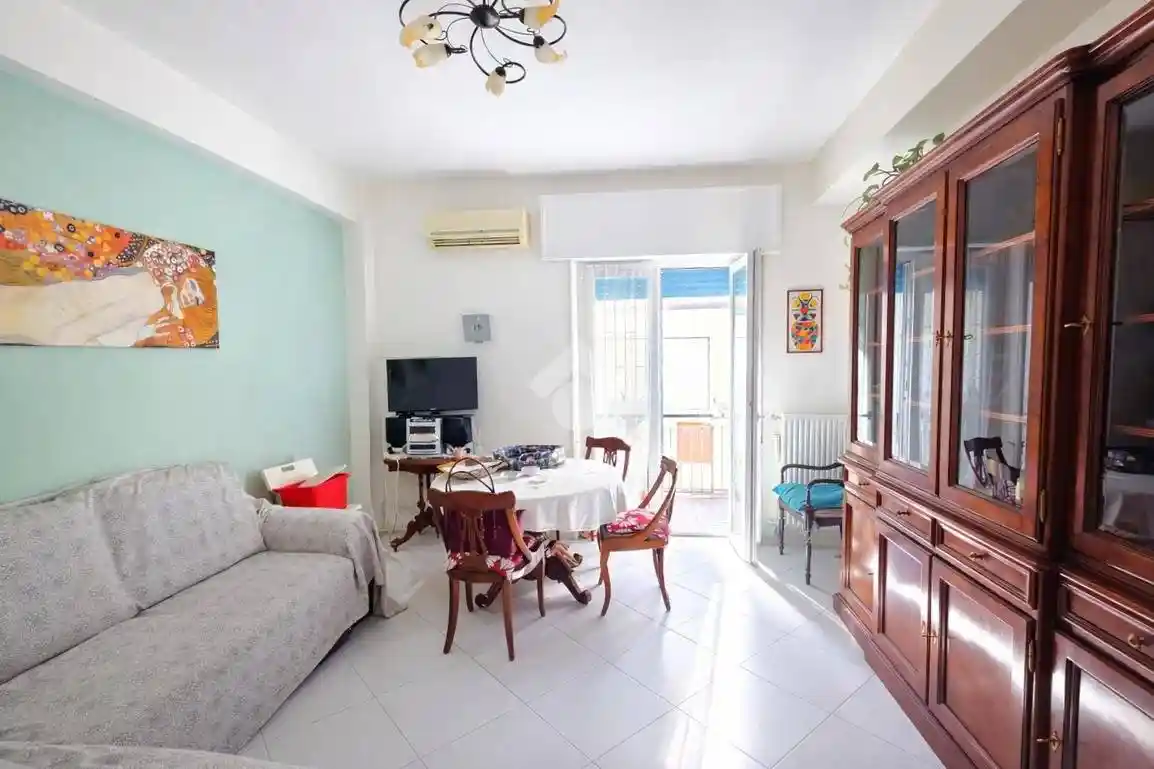 Appartamento in vendita a Napoli