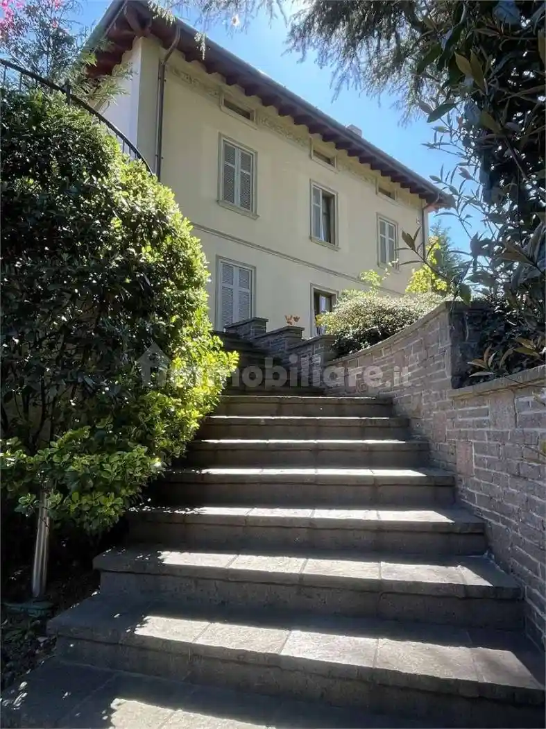 Villa in vendita a Como