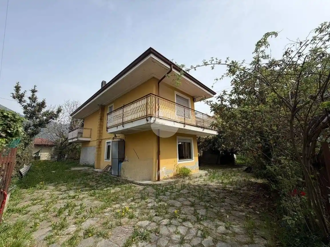 Villa in vendita a Pont-Canavese