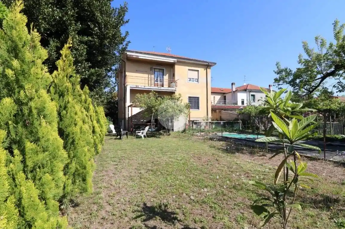 Villa in vendita a Rho