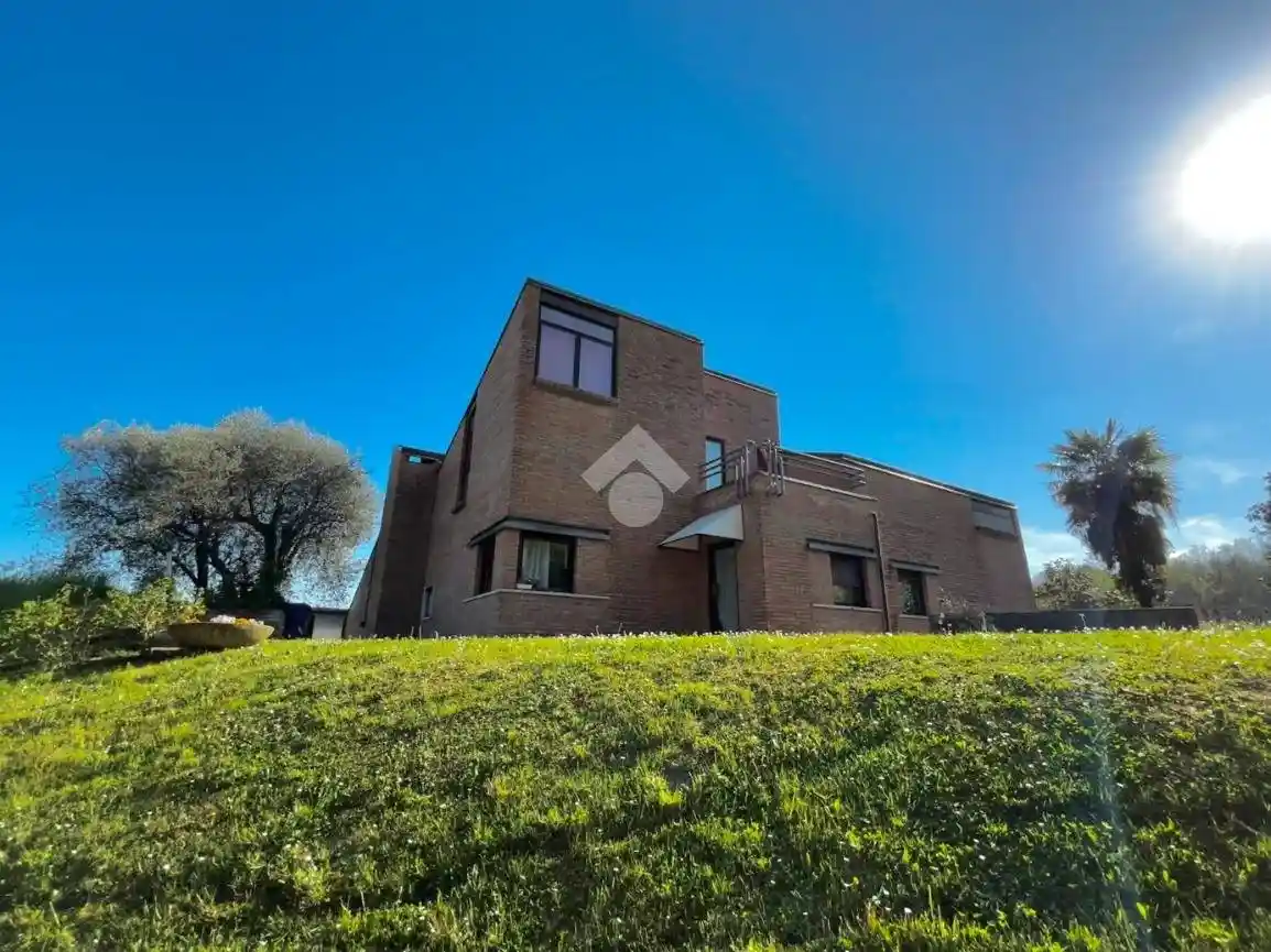 Villa in vendita a Cornuda