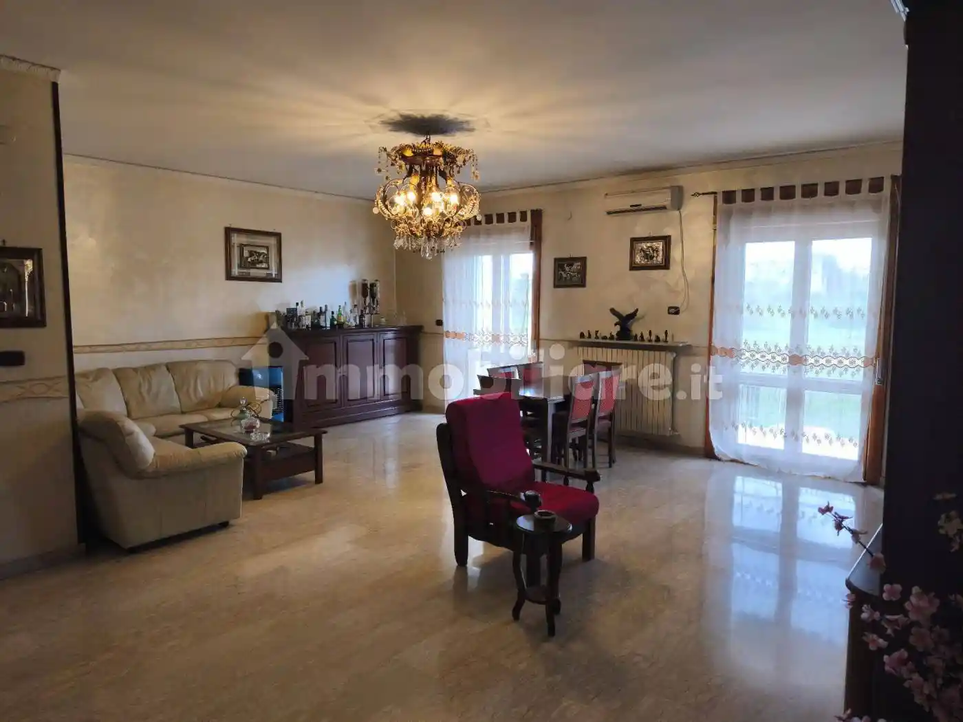 Appartamento in vendita a Napoli