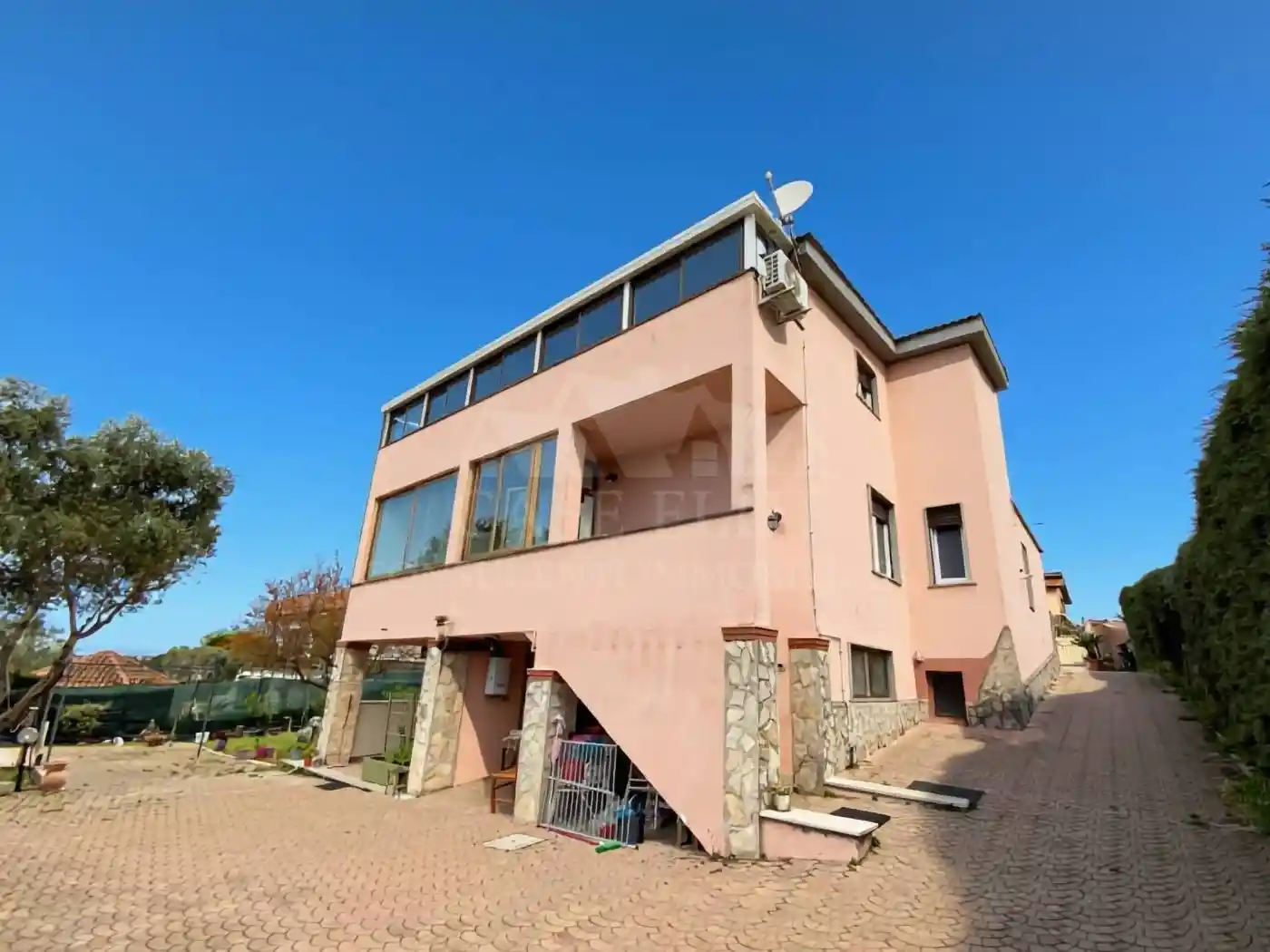 Villa in vendita a Aprilia