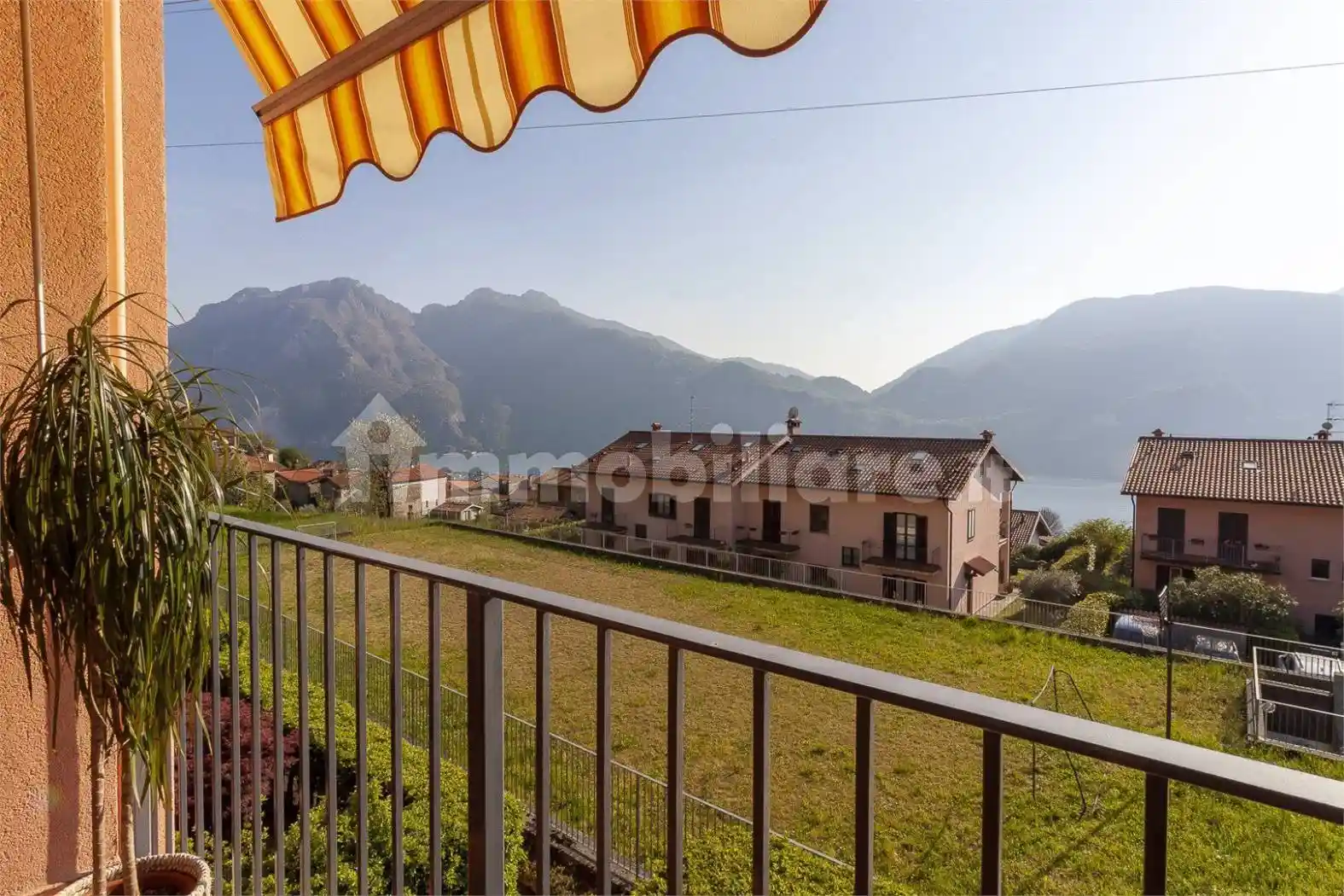 Appartamento in vendita a Abbadia Lariana