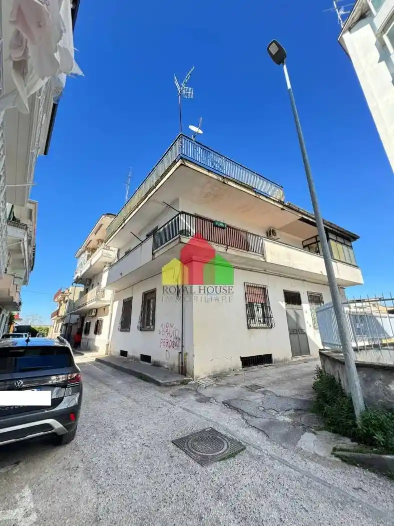 Palazzo - Edificio in vendita a Grumo Nevano