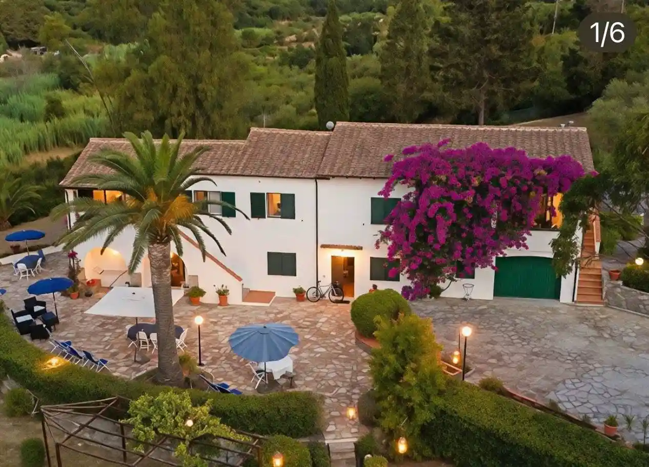 Villa in vendita a Campo nell'Elba