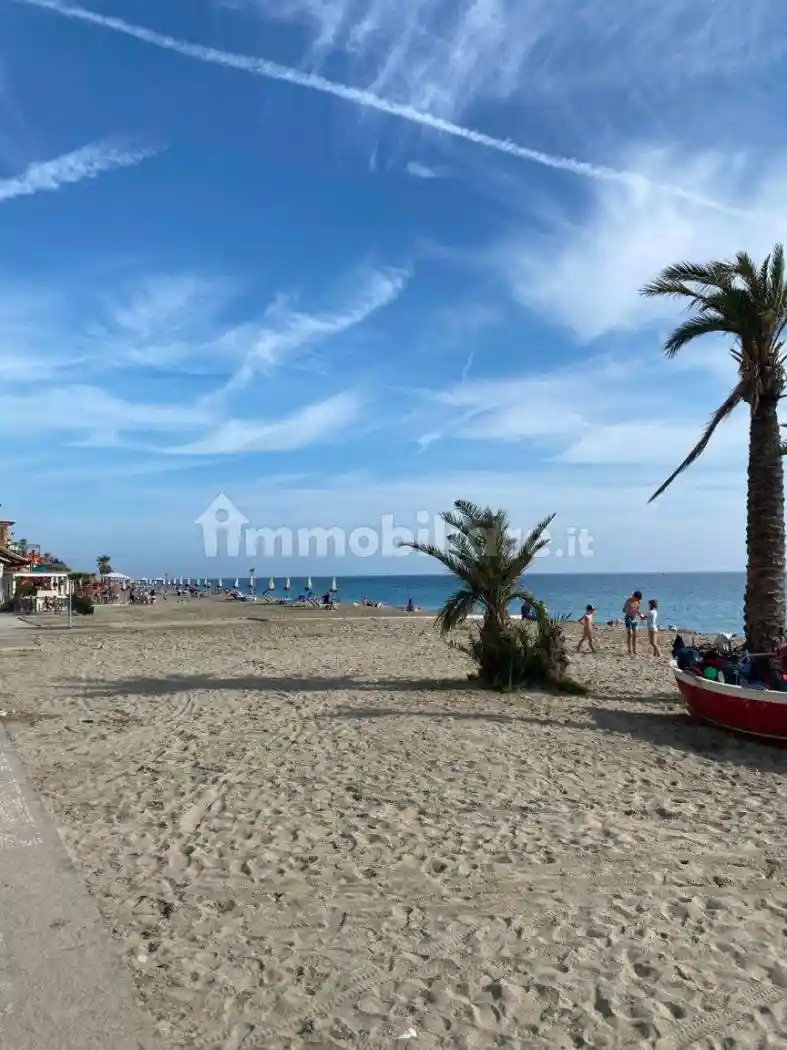 Appartamento in vendita a Finale Ligure