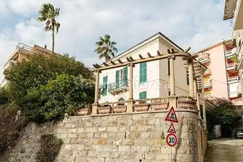 Villa in vendita a Imperia