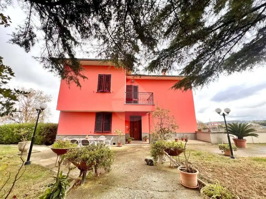 Villa in vendita a Montefiascone