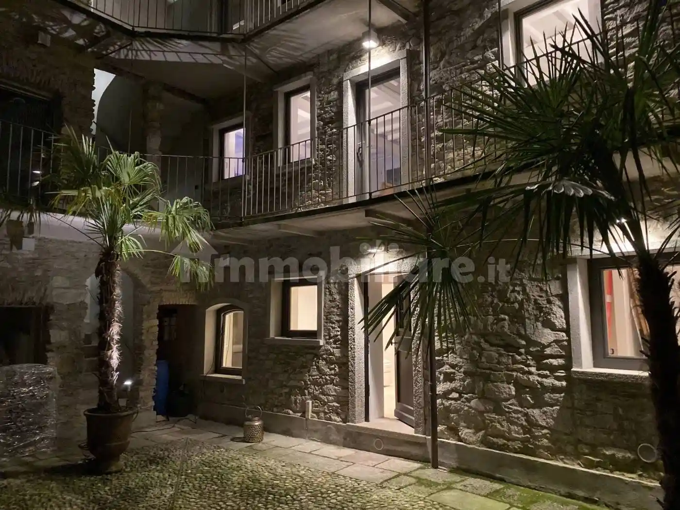 Appartamento in vendita a Stresa