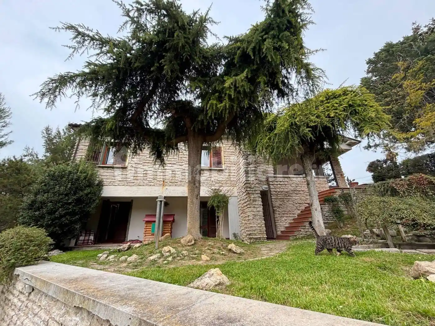 Villa in vendita a San Severino Marche