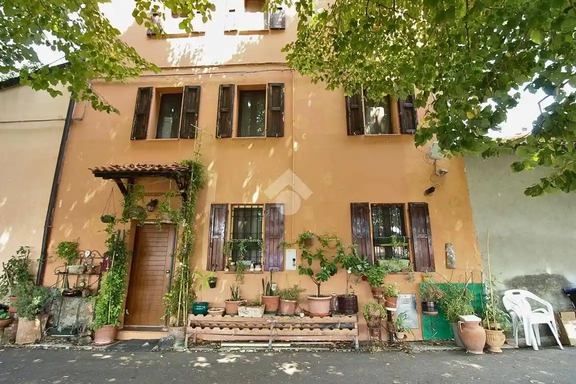 Casa indipendente in vendita a Montechiarugolo