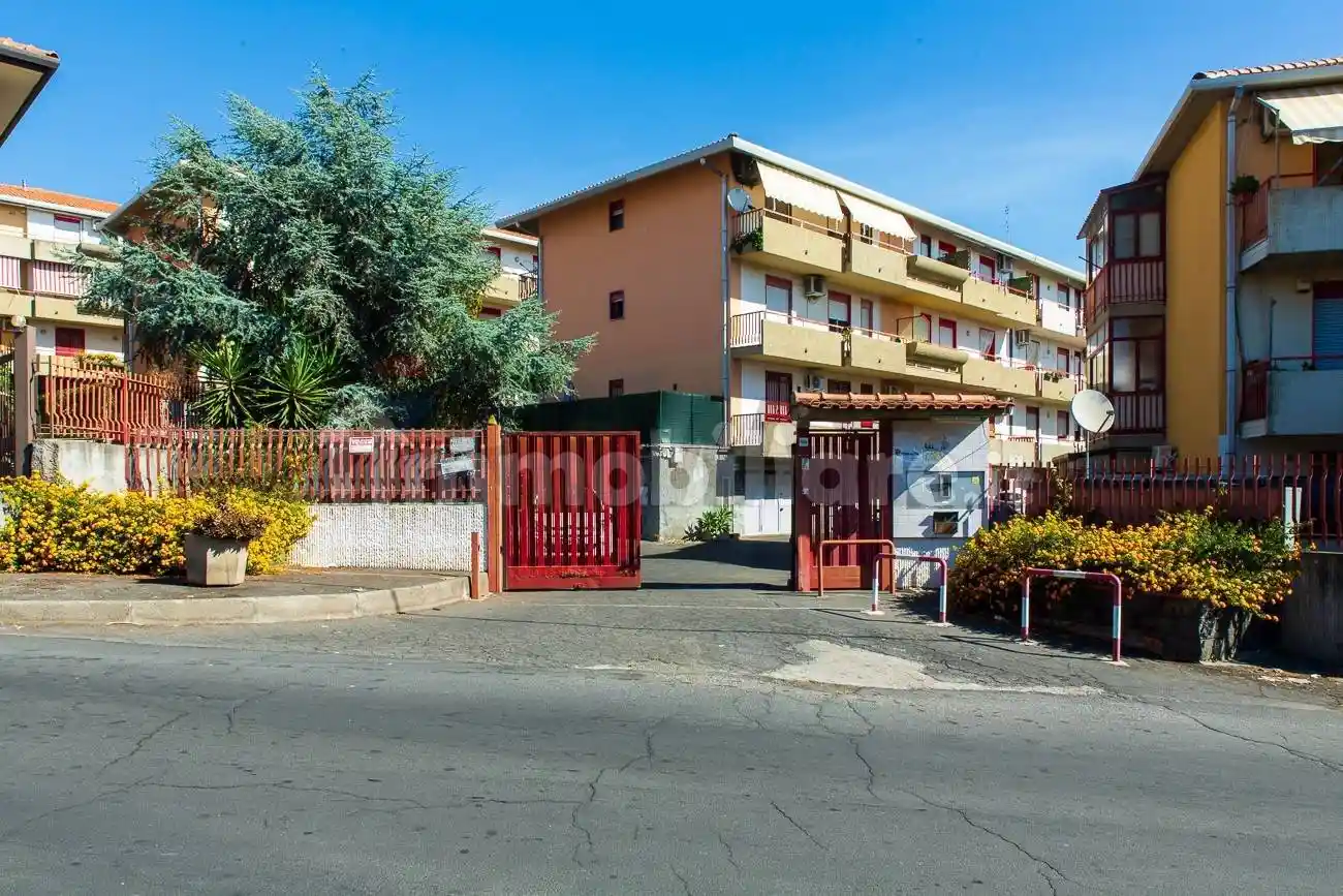 Appartamento in vendita a Aci Castello