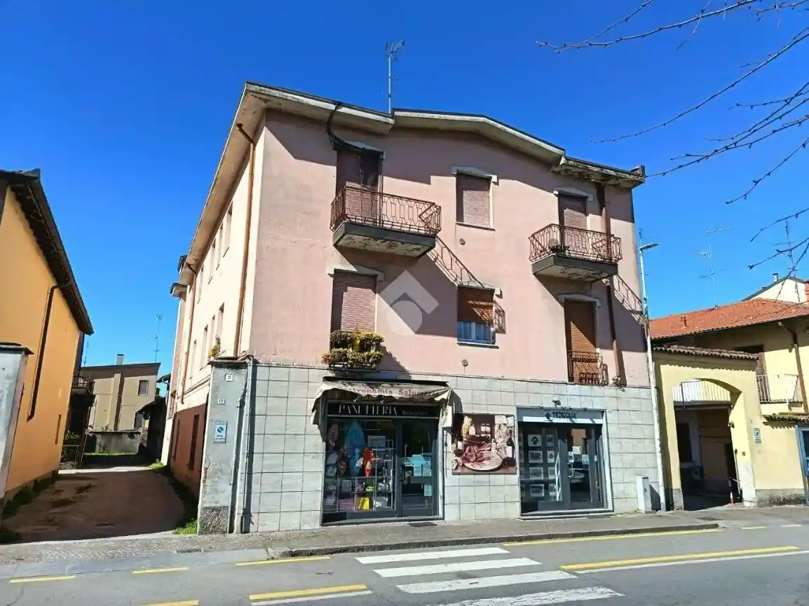 Palazzo - Edificio in vendita a Robecco sul Naviglio