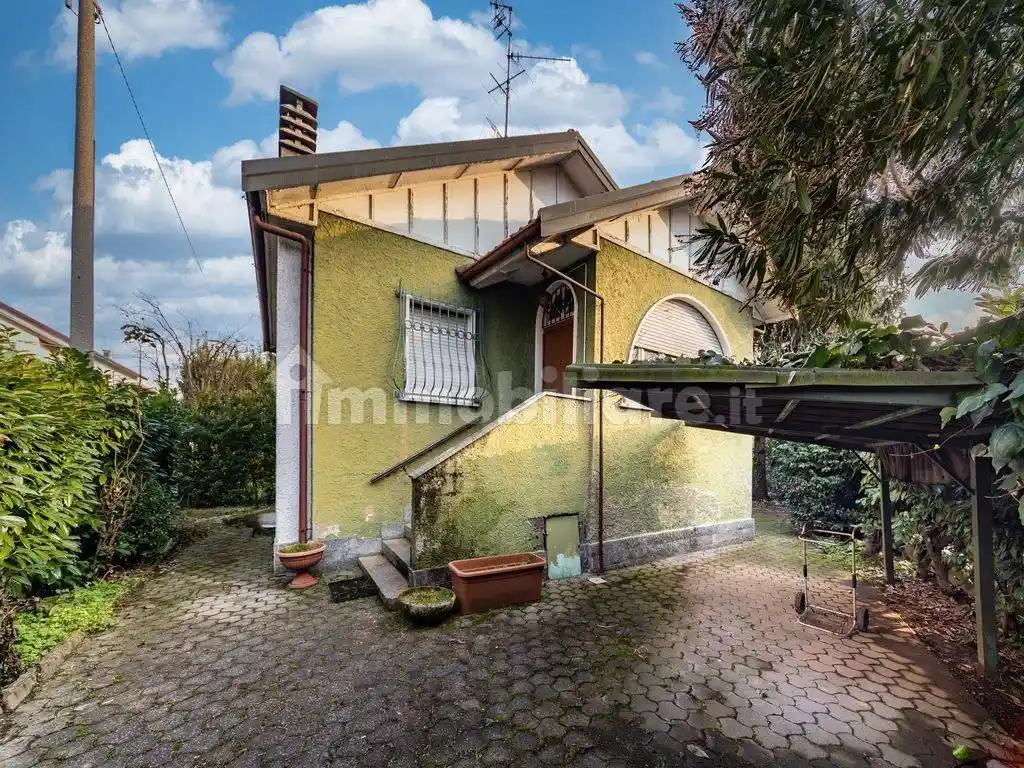 Villa in vendita a Villasanta