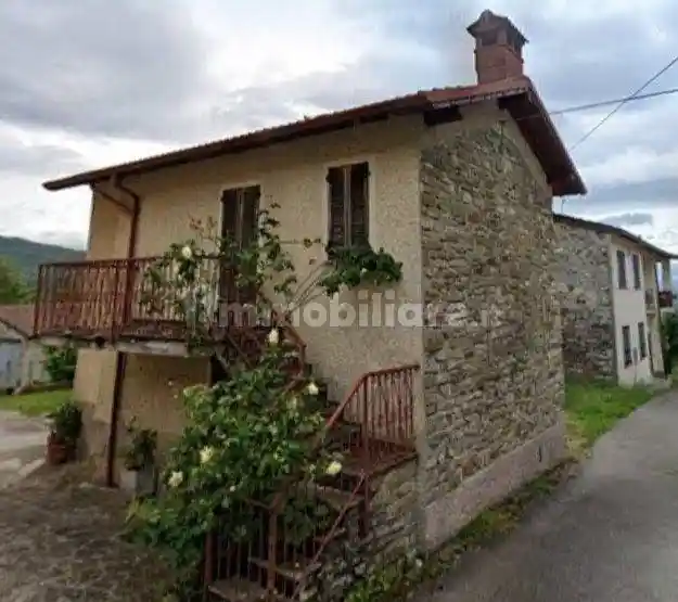 Casa indipendente in vendita a Brallo di Pregola