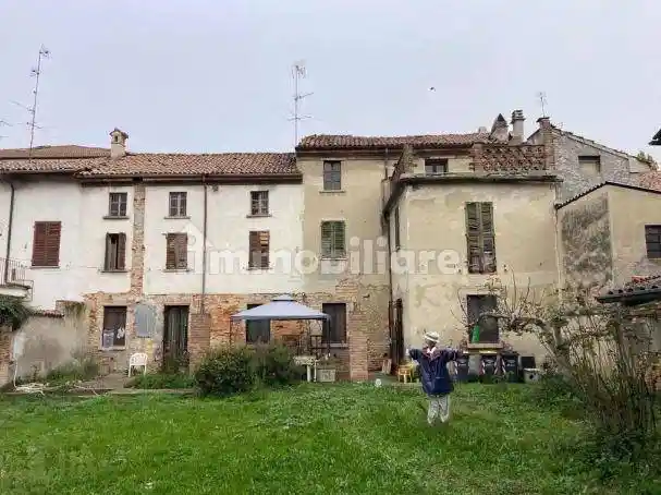 Casa indipendente in vendita a Sale