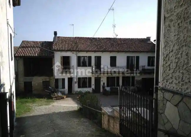 Casa indipendente in vendita a Mongardino
