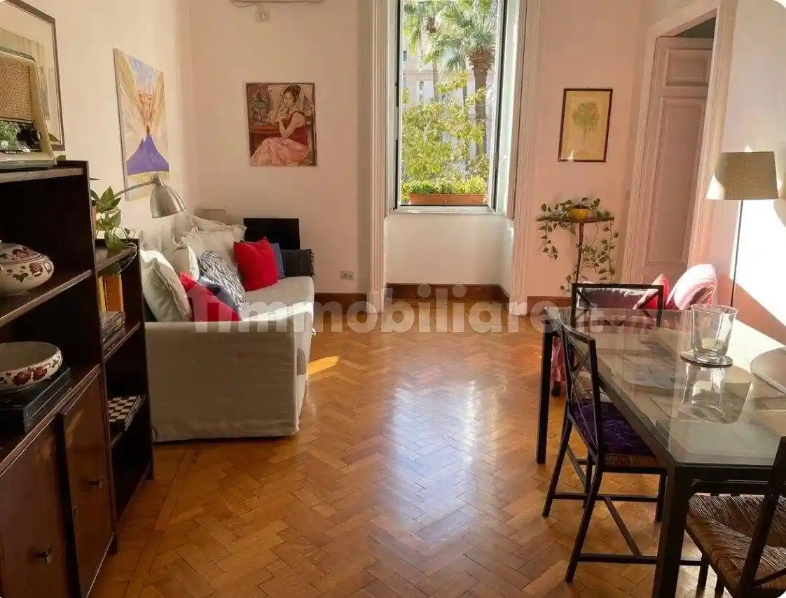Appartamento in affitto a Napoli