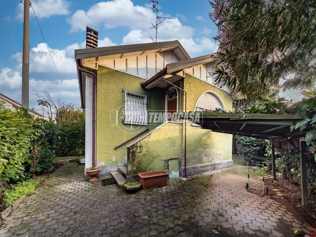 Villa in vendita a Villasanta