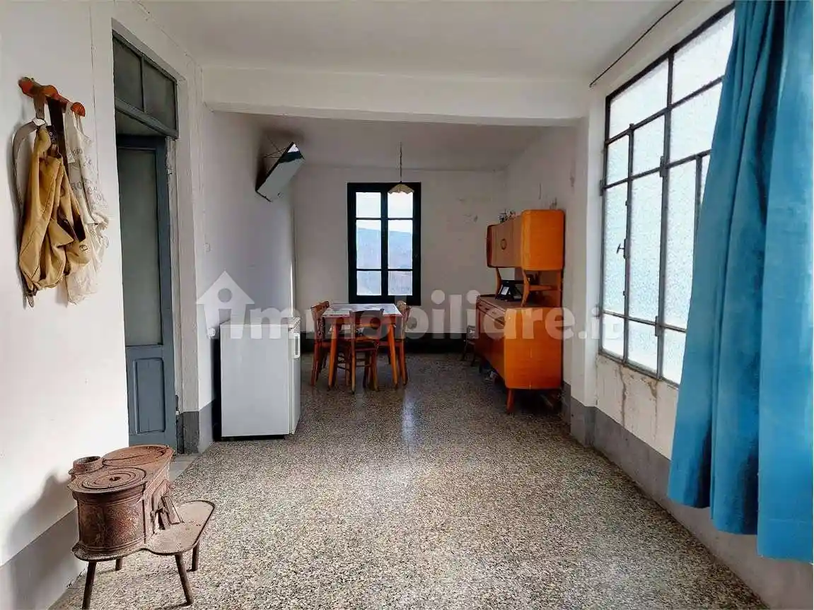 Casa indipendente in vendita a Mendatica