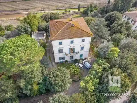 Villa in vendita a Fauglia